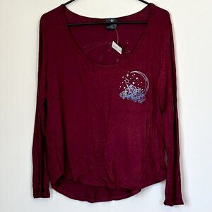 NWT Stunner Burgundy Red Wish Upon A Star Graphic Long Sleeve Top - Size: L